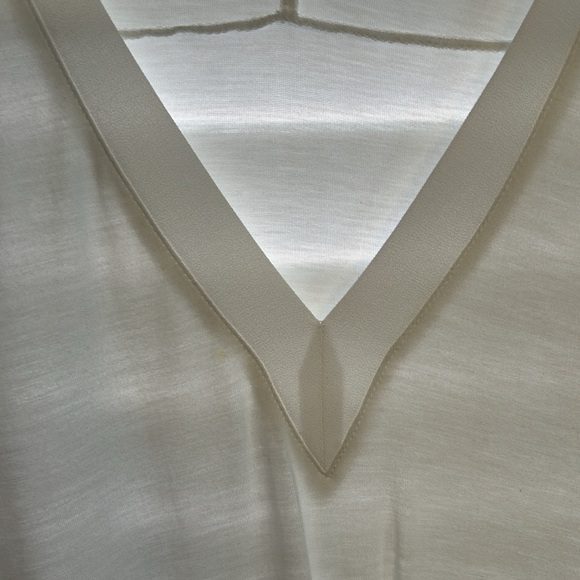 14th and union v-neck white tee shirt in size S - Picture 4 of 5